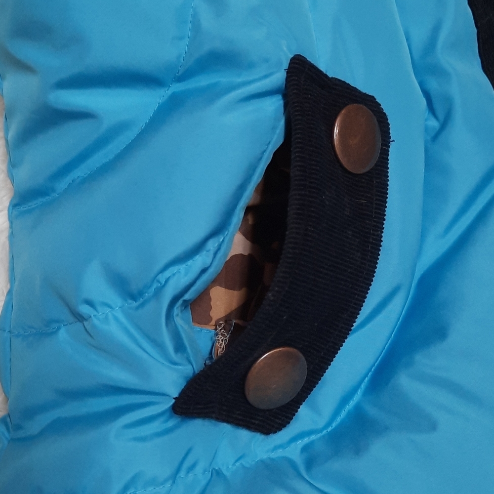 Black Rivet Vest - Picture 2 of 6